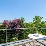 Riedel Apartment *